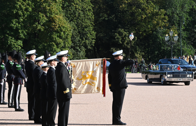 Kongeparet ankommer Slottet etter Stortingets åpning. Foto: Sven Gj. Gjeruldsen, Det kongelige hoff